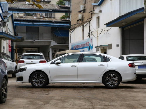 被忽视的合资精品 档次不输A6L，高速稳如牛，降至16万却无人问津